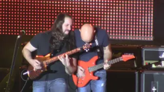 Télécharger la video: Joe Satriani with John Petrucci - Summer Song ( live )