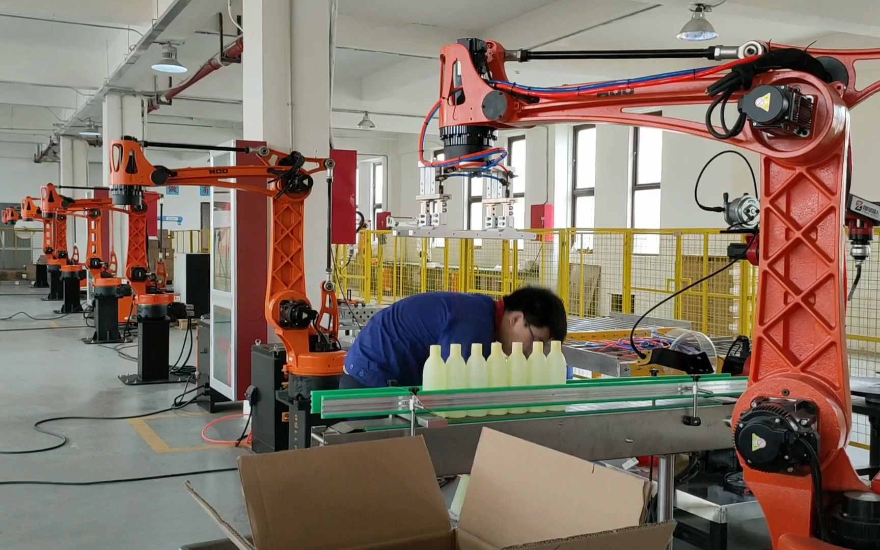 工业装箱机器人四轴装箱机器人 机器人装箱