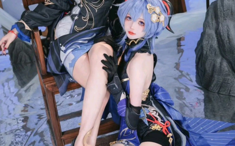 两位小姐姐 cos 原神