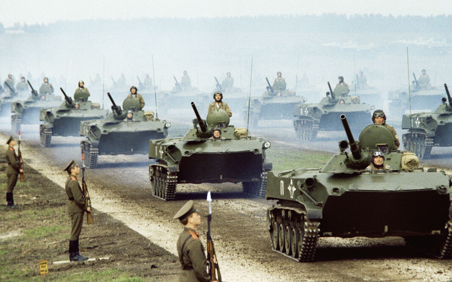1981年苏联 西方-81军演珍贵历史影像_哔哩哔哩_bilibili