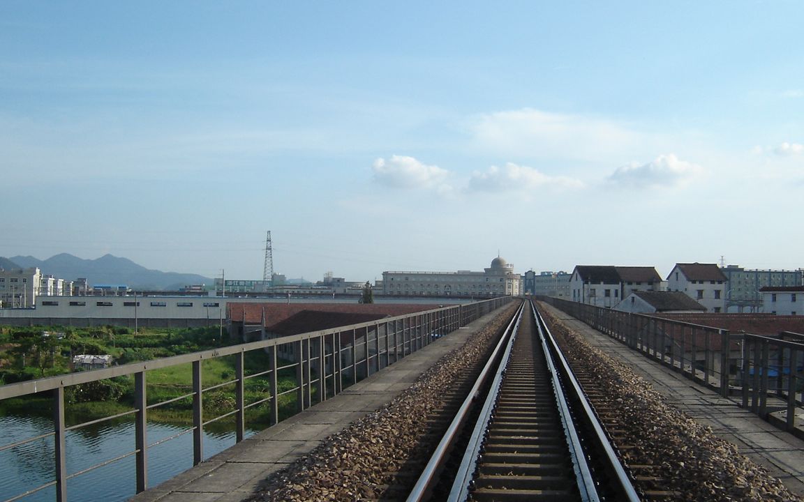 5082次列车通过萧甬铁路上跨浙赣特大桥 摄于2006年