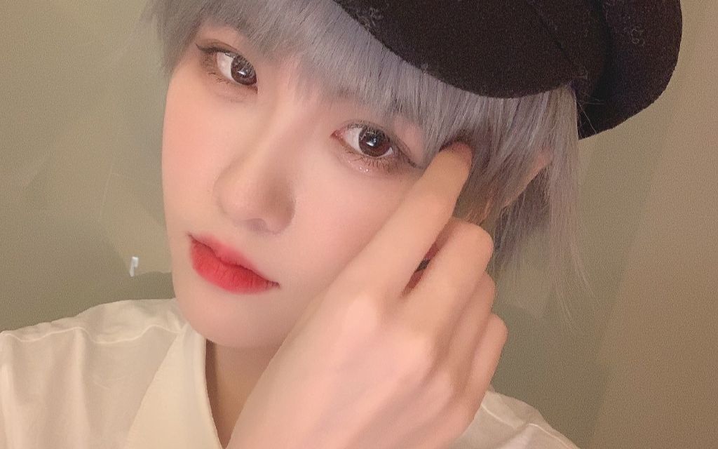 snh48 歆璐   小王子主动了一千次,第一千零一次叫被爱.