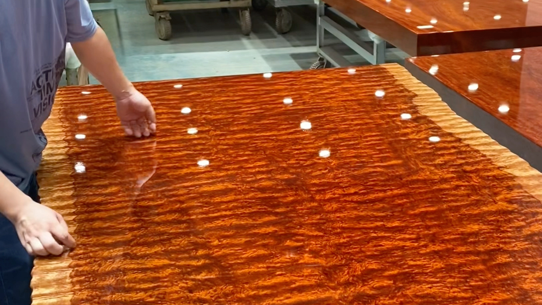 巴花极品水波纹大板#工厂实拍#实木大板桌