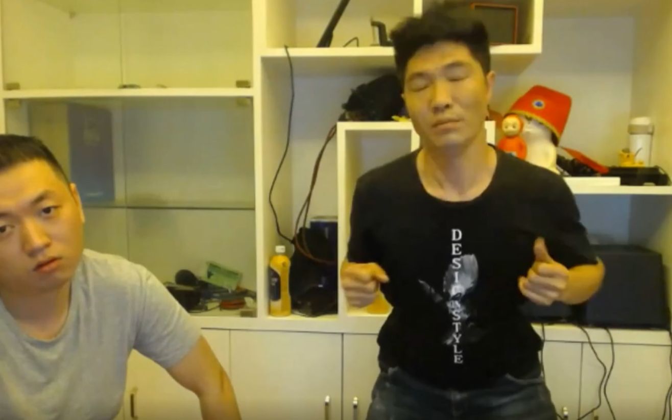 带艺术家药水哥大弟子激情舞蹈表演