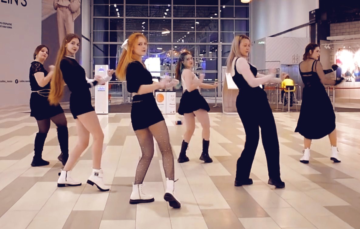 [图][LUMINANCE IN PUBLIC]MOMOLAND X NATTI NATASHA - Yummy Yummy Love dance cover