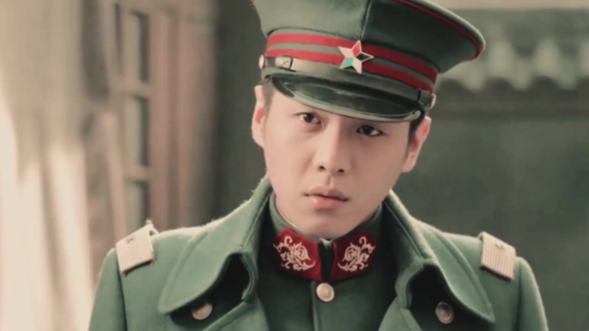 张若昀个人军装燃向混剪,霸气即将溢出屏幕!