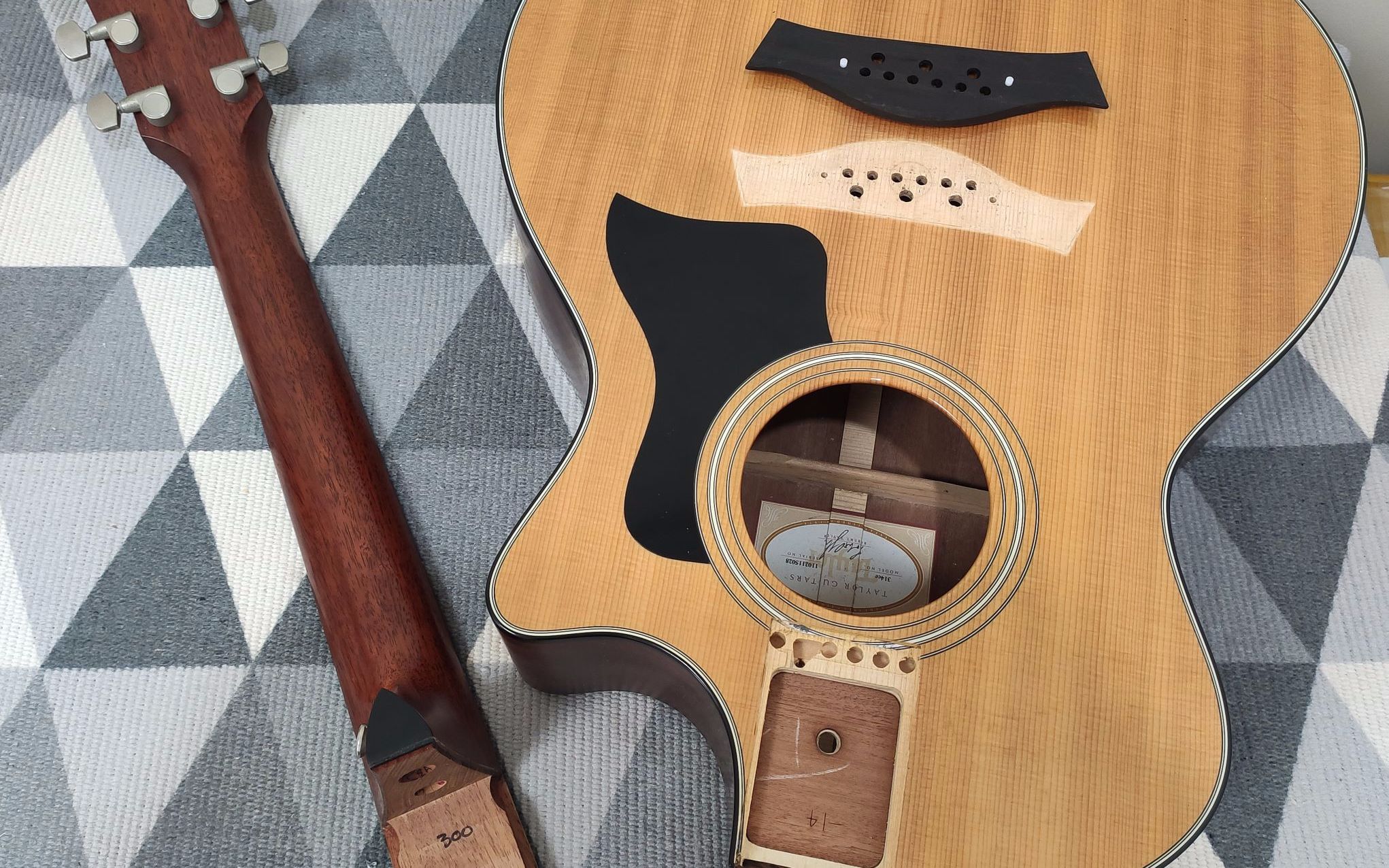 用自己修好的泰勒314ce弹风之诗是怎样的一种体验