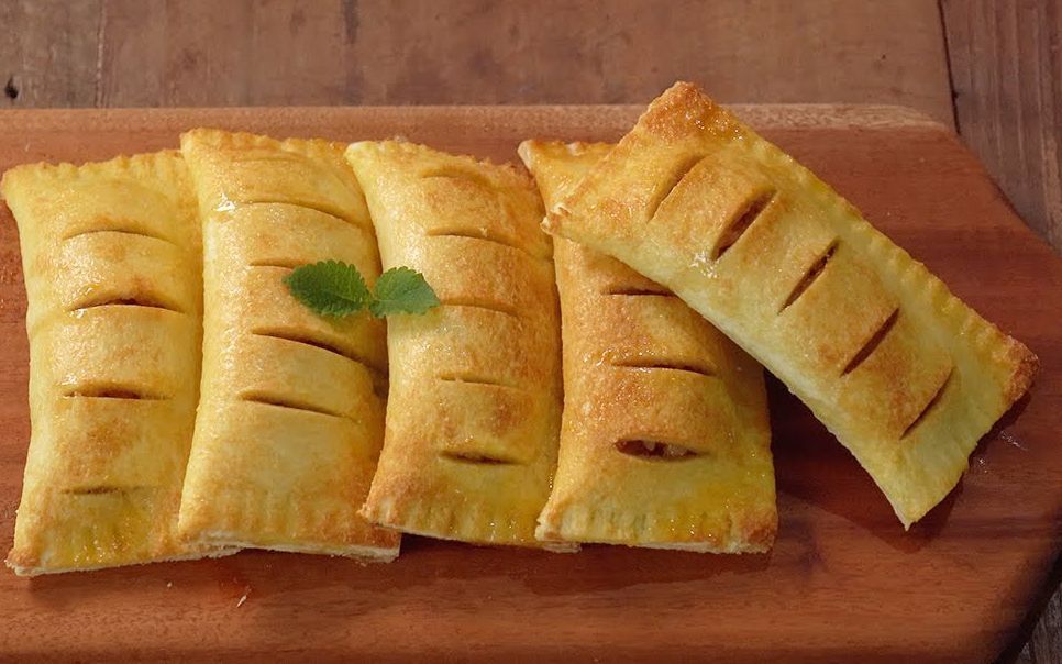 只要有面包和苹果就能快速制作的苹果派,外皮酥脆,内馅酸甜