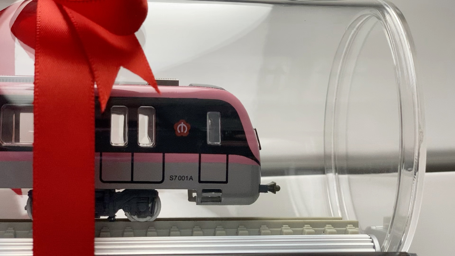 南京地铁当小粉模型遇到本尊