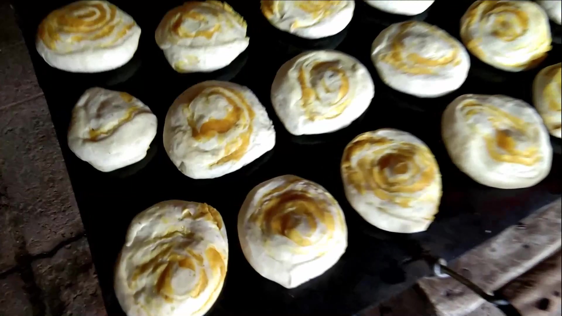 敦煌人家原生态制作美食----糖酥干粮