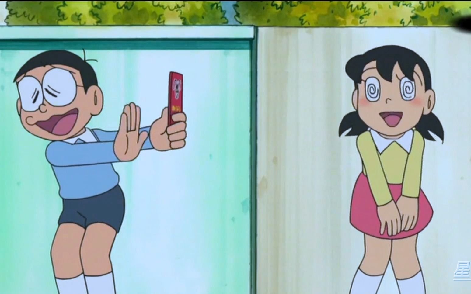 多啦a梦:大雄不知羞耻的想掀起静香的裙子.