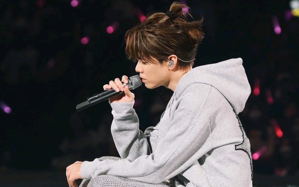 【张敬轩】坐着唱歌的魅力