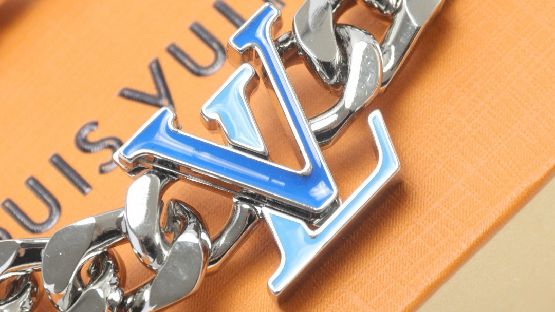 高仿louis vuitton路易威登lv chain 银色徽标手链m0919m,本款 lv