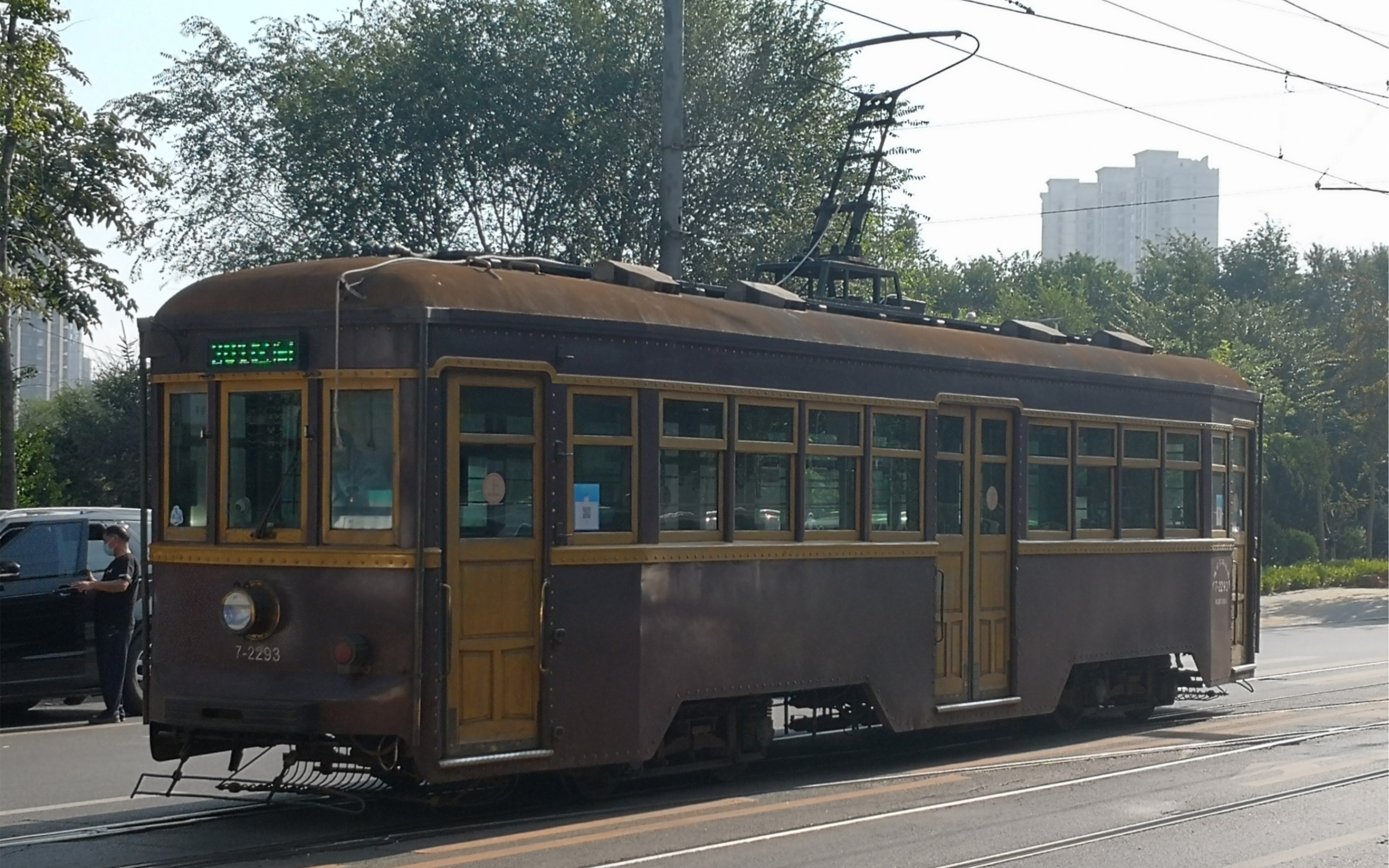 抓紧用镜头留住这些百年电车】大连有轨电车201路dl3000型2293车行驶