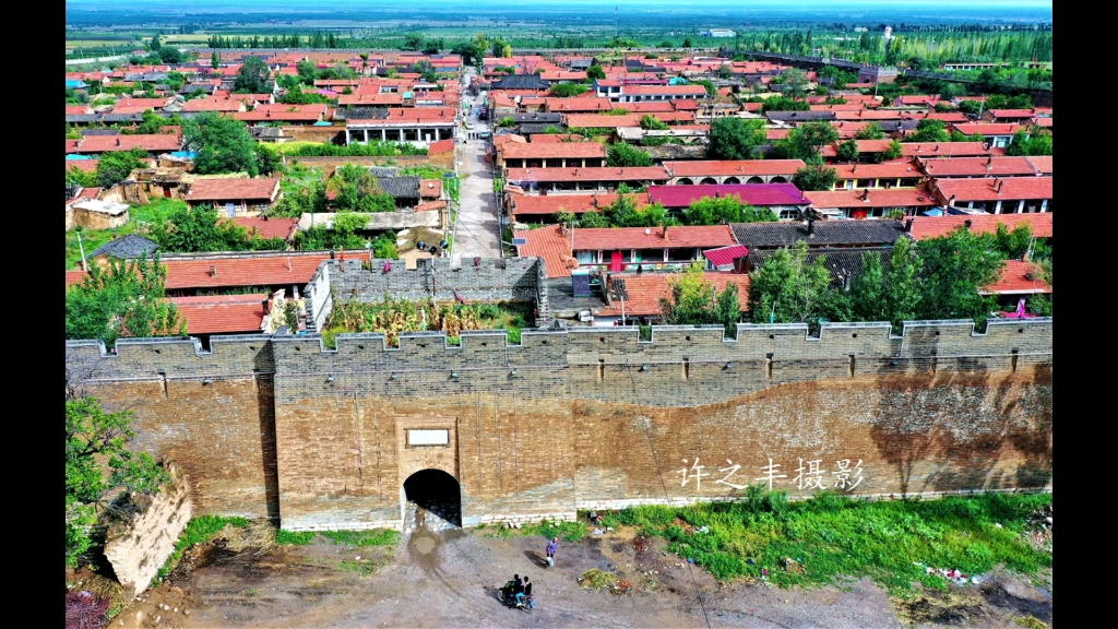 [图]《长城路：长城脚下旧广武古城》——许之丰摄影