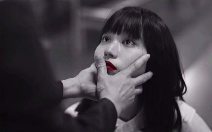 禁忌女孩黑白世界只有你与众不同