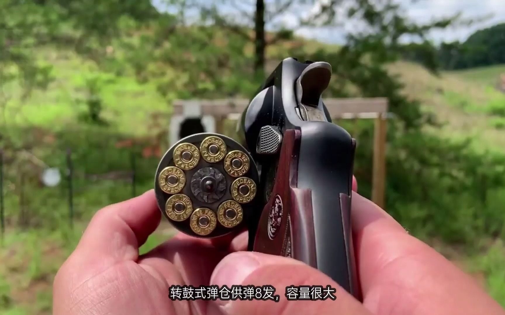史密斯韦森357口径左轮手枪弹巢容弹量8发这就有点不一样了