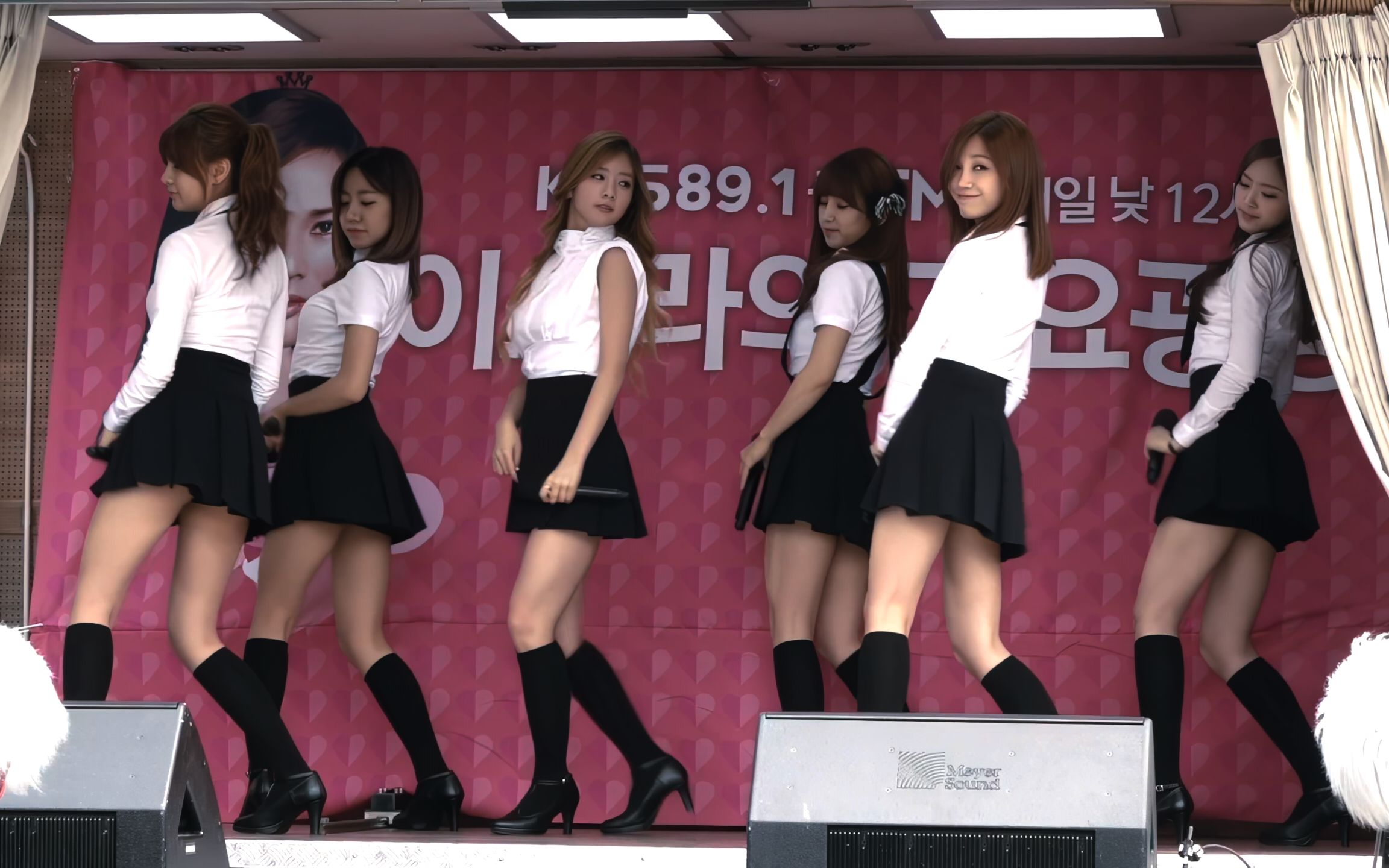 [图]Apink - NoNoNo 演唱现场 140411