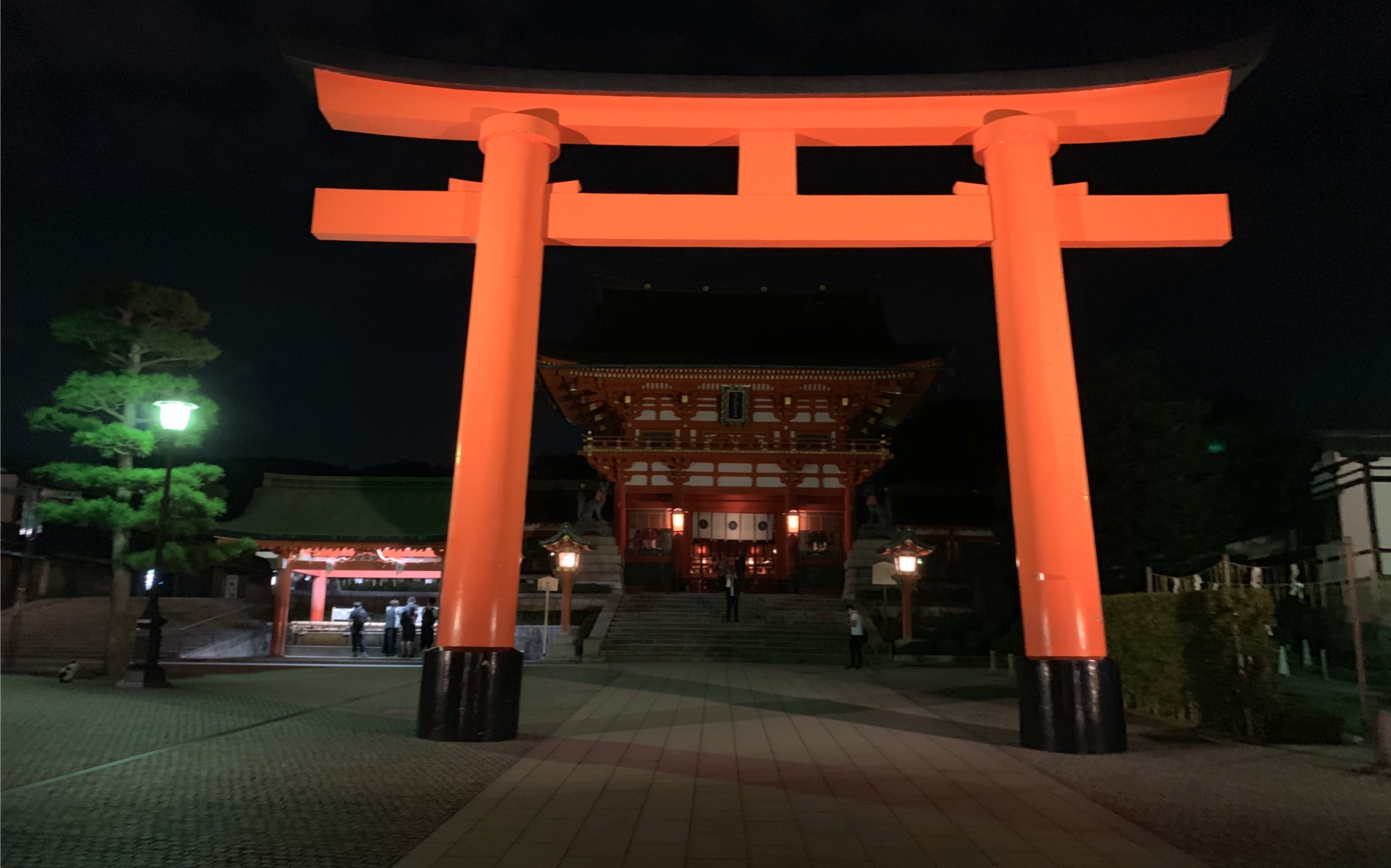 深夜造访京都伏见千本鸟居