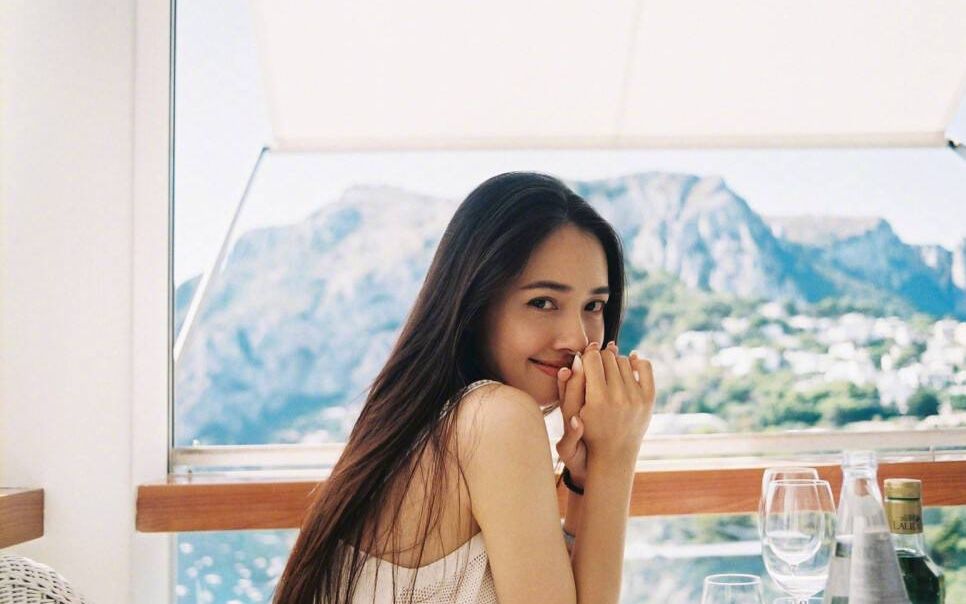 娱圈女星都是傻白甜?郭碧婷犀利警告网红,倪妮抢镜真有一套.