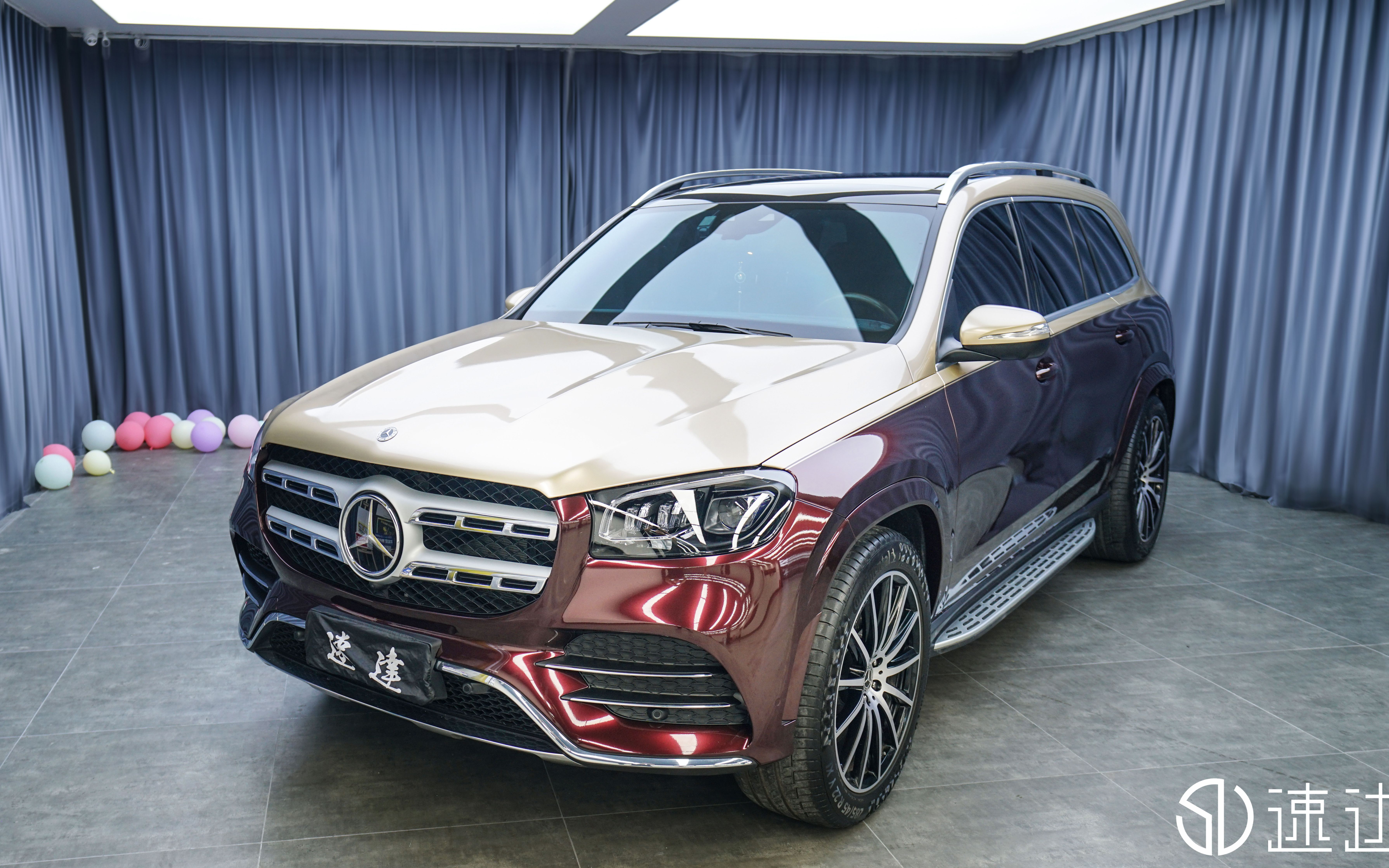 成都速达汽车贴膜0202奔驰gls双拼改色金属黑玫瑰香槟金