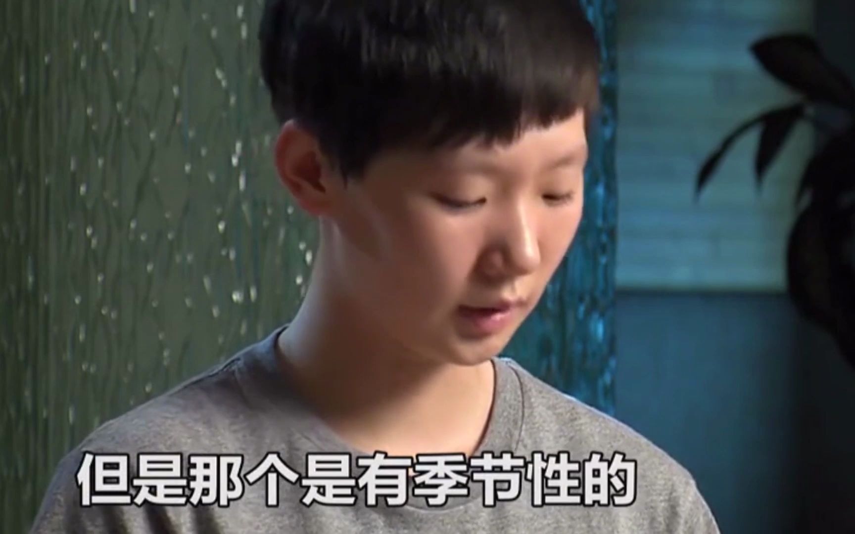 看哭了，王曼昱哽咽抹泪：我爸下岗摆摊卖肉夹馍，供我当奥运冠军