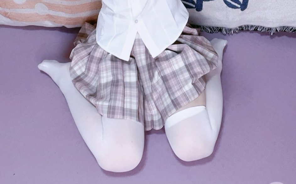 粉色代表浪漫,今天的粉毛很喜欢～拍一个鸭子坐法修森达吧!七夕快乐