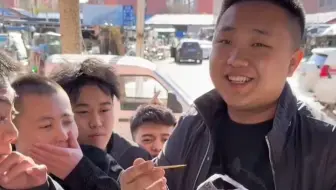 《我连吃烤冷面都有人脉》建议脑子放一边再看！