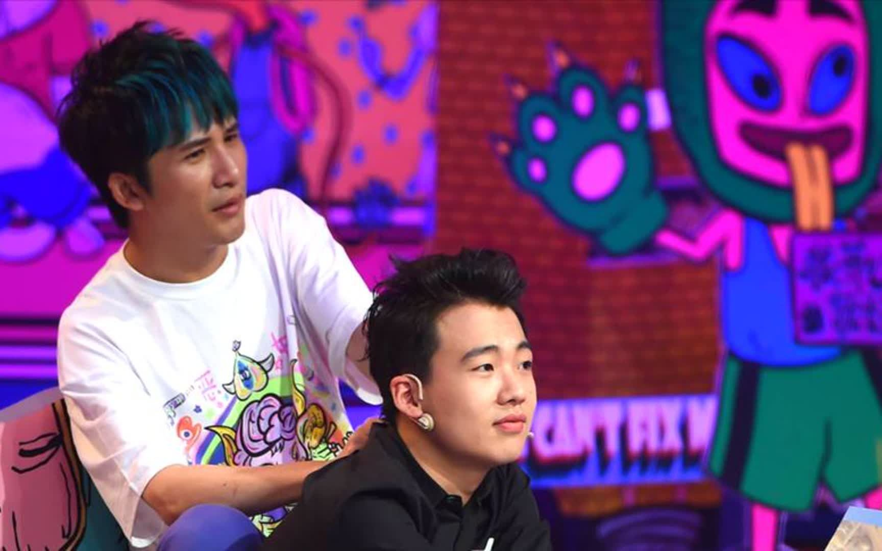 大张伟欺负郭麒麟的时刻,逗郭麒麟叫爸爸,还给他找一新妈