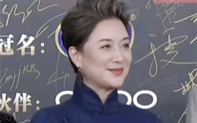 一袭蓝衫走红毯,62岁茅威涛完美诠释优雅老去