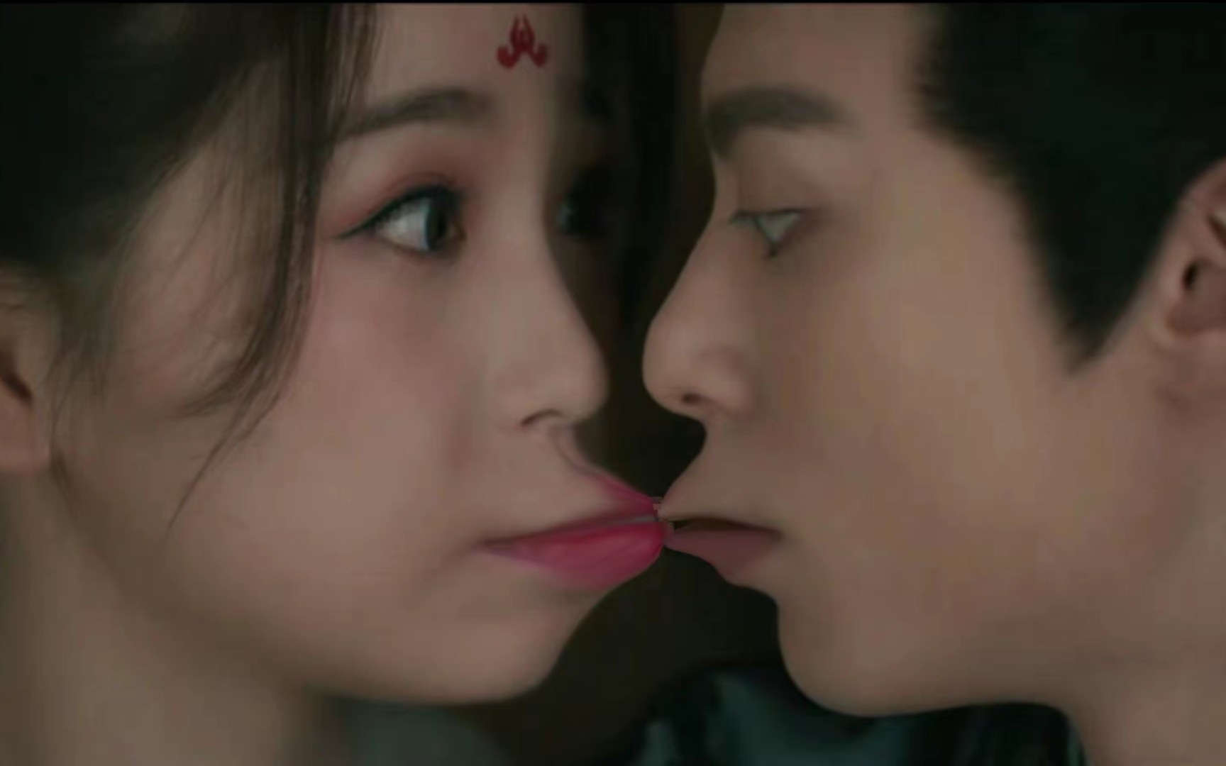 815棣欣引力直播合体她在闹他在笑