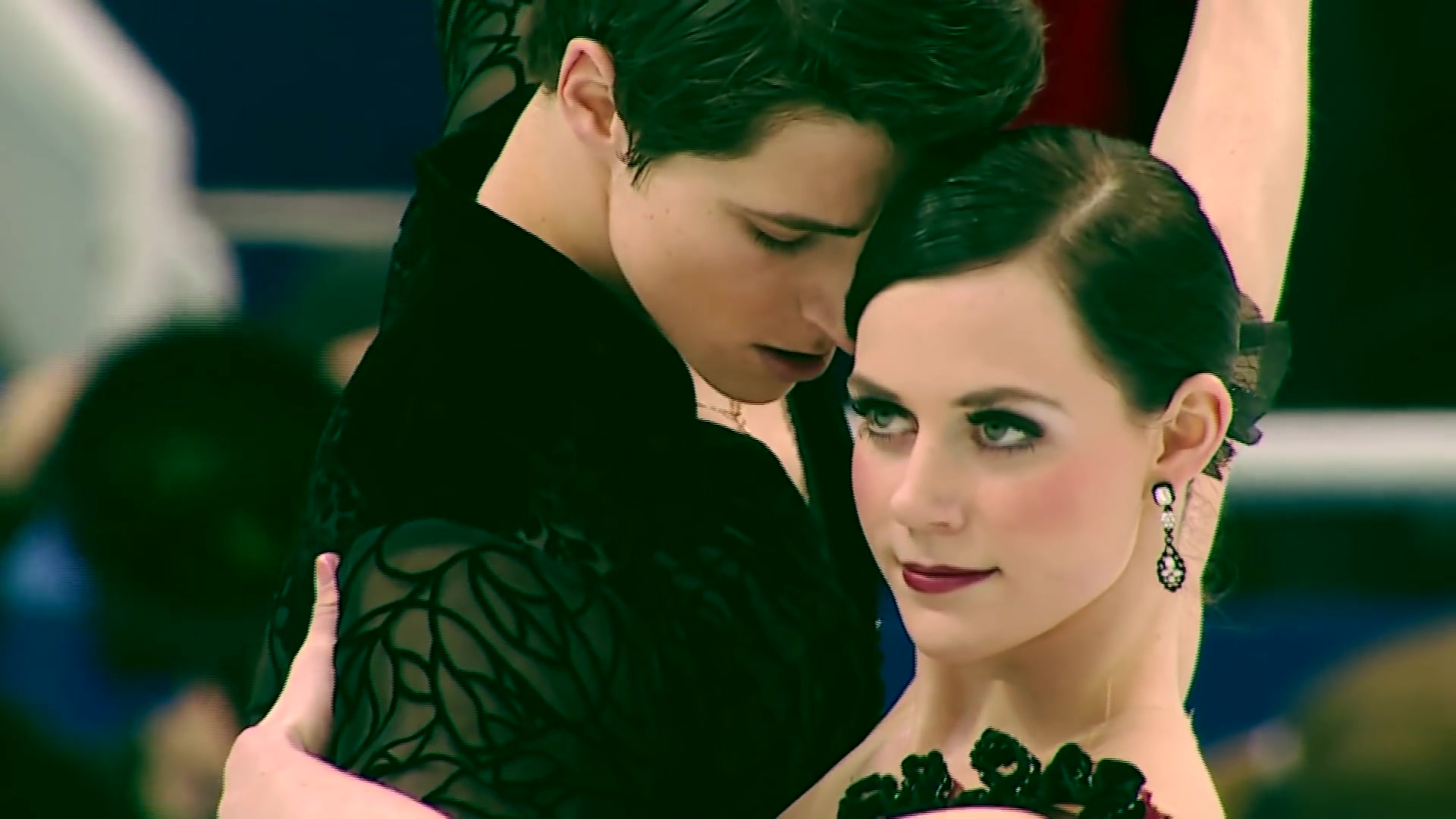 [图]Tessa Virtue Scott Moir回顾温哥华冬奥会