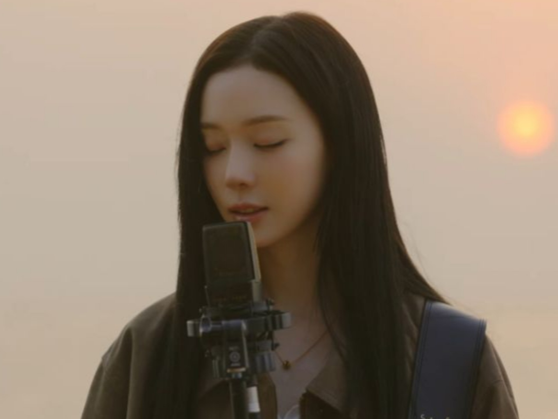 金玟庭Blue 海边Live版公开