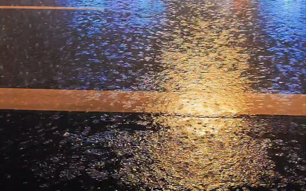 江南天气突如其来的大雨