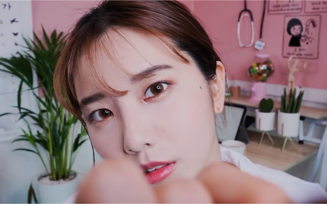 韩国suna小姐姐变成医务老师来帮大家处理伤口_哔哩哔哩 (゜-゜)つロ