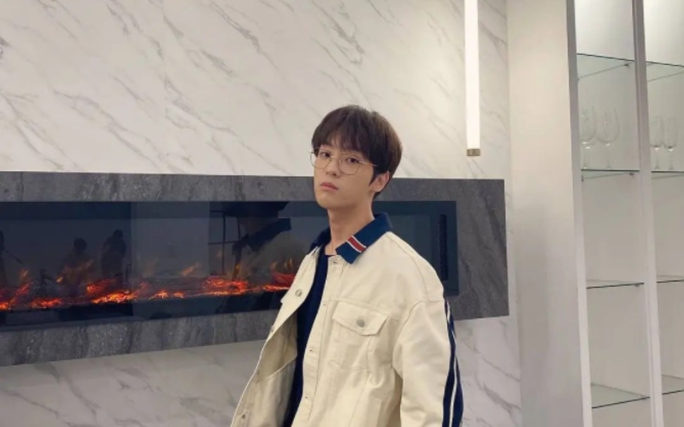 谁能不爱我们泰彬?我先说,这是我老婆.