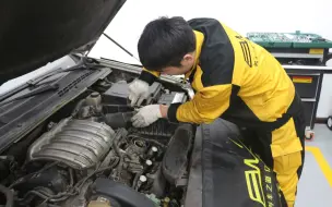 Скачать видео: 车换机油必须坚持的原则原来是这个！记住不伤车