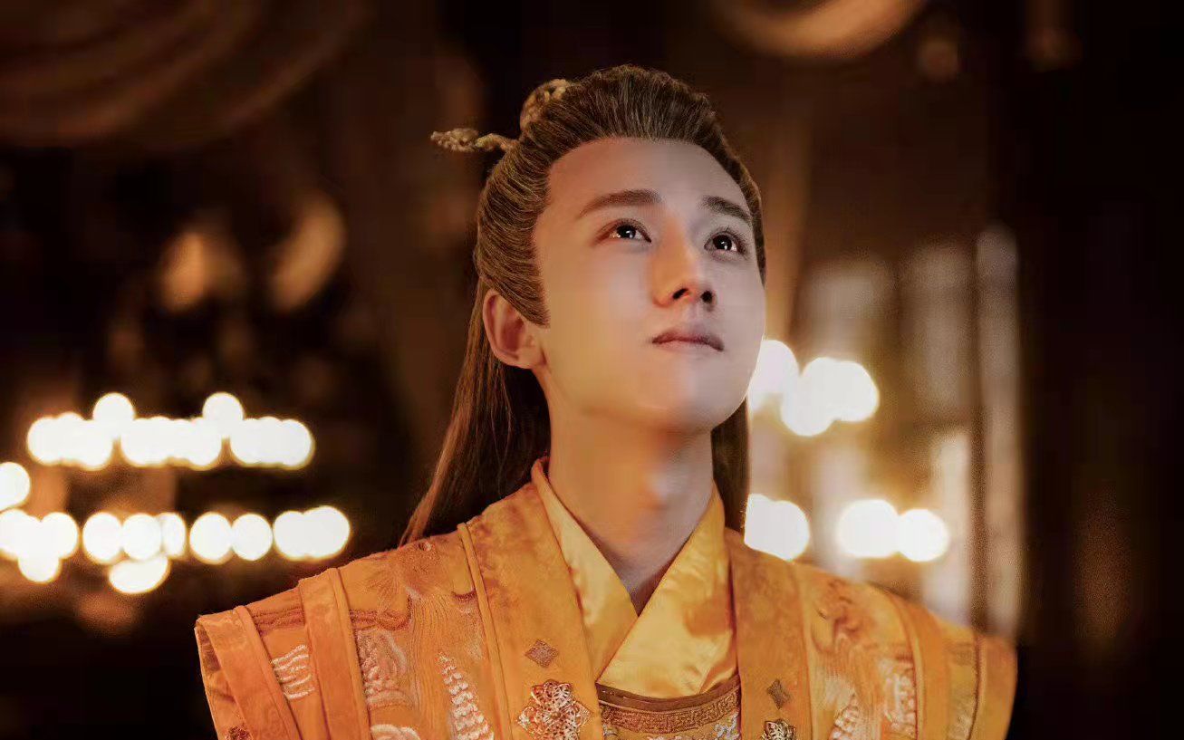 张耀左卿辞你说哀帝舍身净逝草民代之以躯愿大盛长安但我只想左郎中