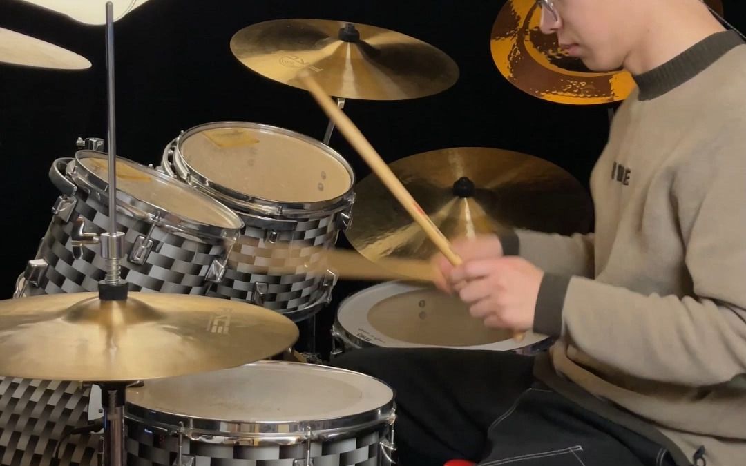 架子鼓三连音加花,适用在shuffle节奏里或八六拍节奏里!