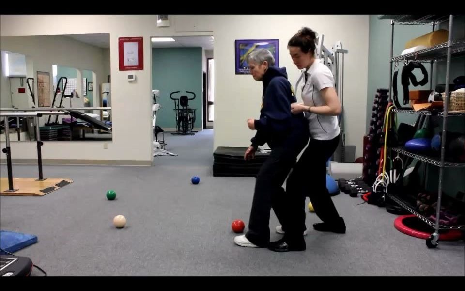 老年人步行训练必备康复器材使用教程（助力带）