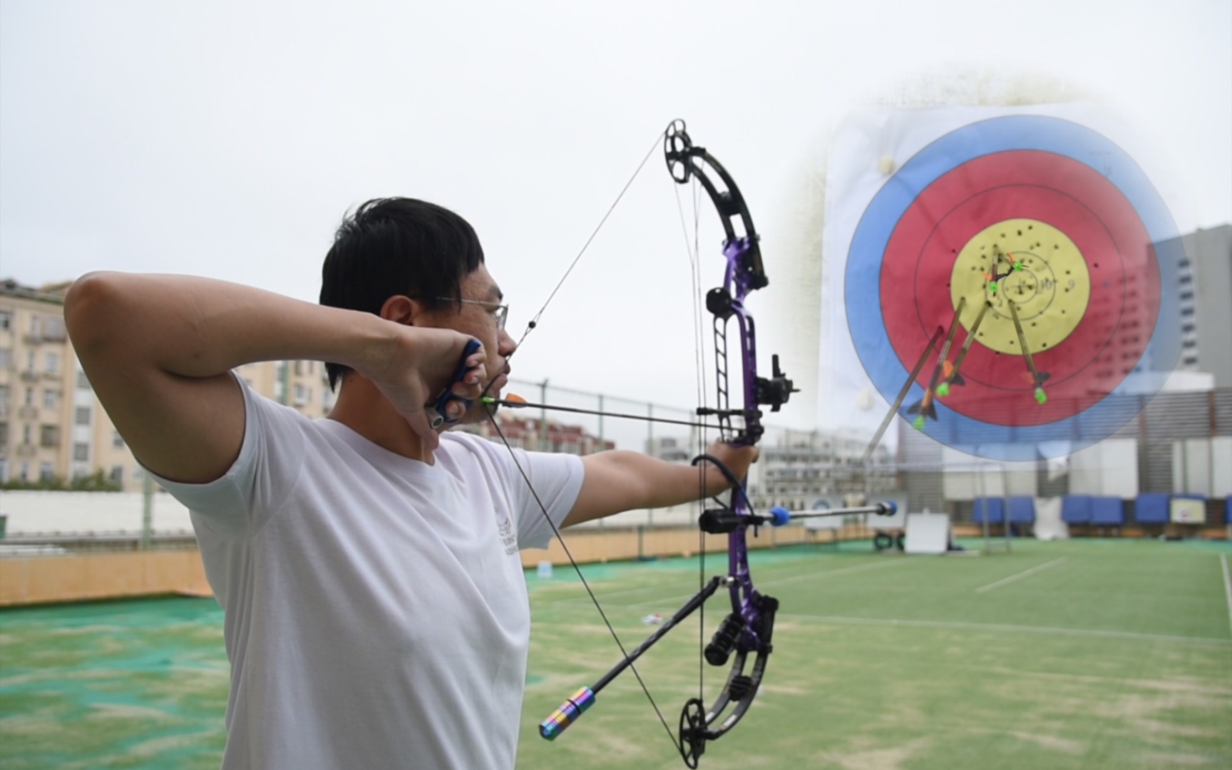 活动  复合弓阴天射箭