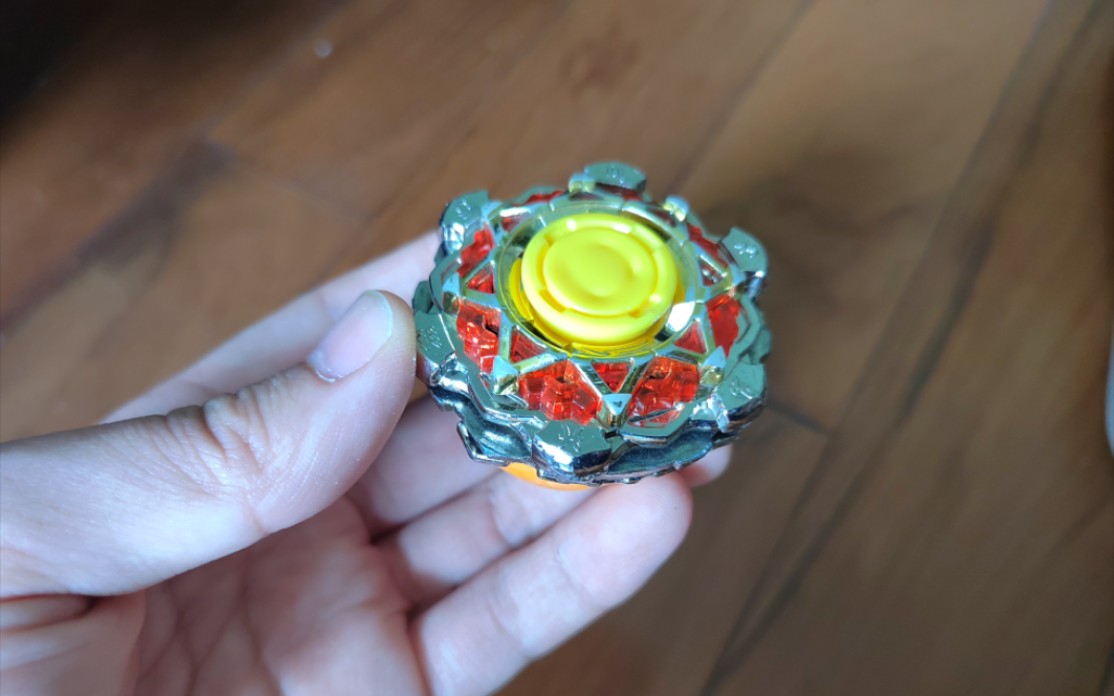 飓风战魂:投稿改装,攻击环上半层混元光盾,下半层空翼,中轴遁地魔轮