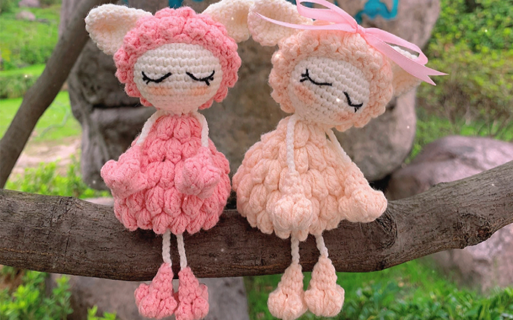 手工毛线钩织羊咩咩玩偶车挂钥匙扣