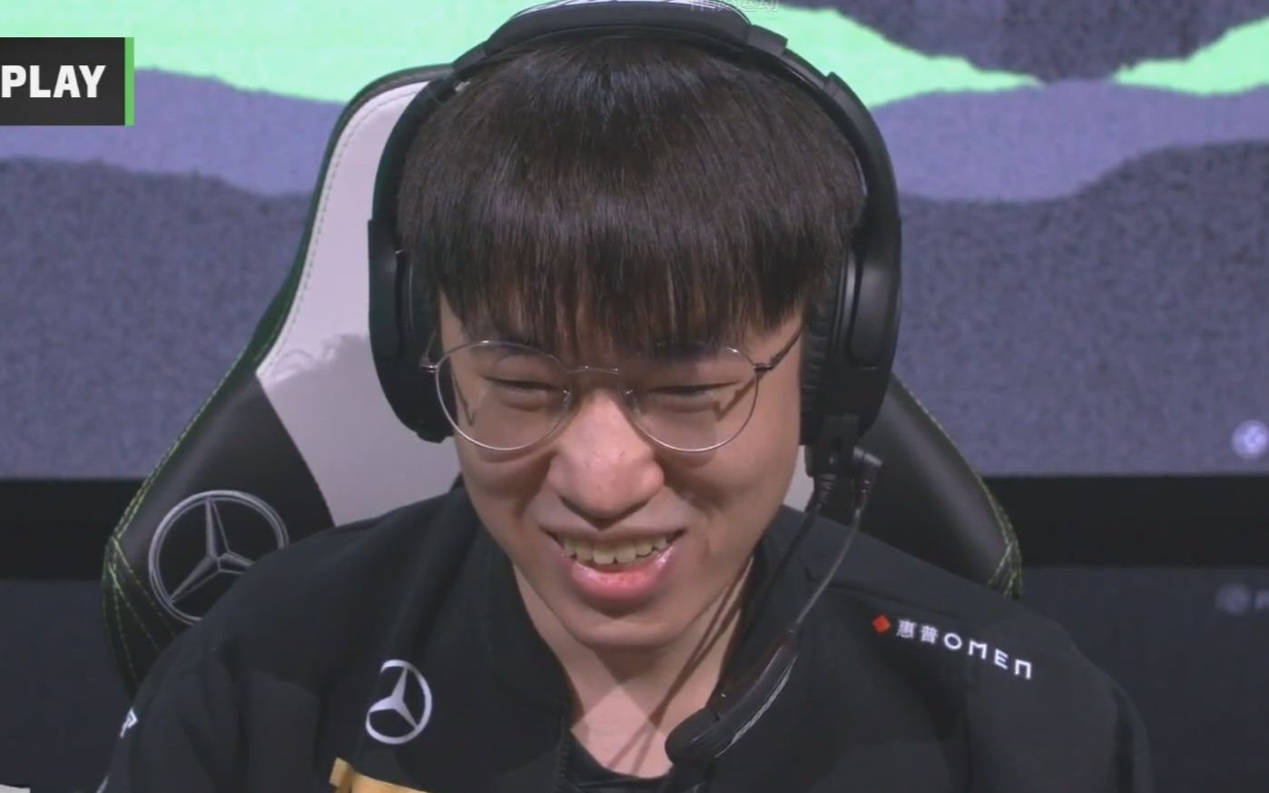 khan"传送"立大功!小虎嘴都笑歪了