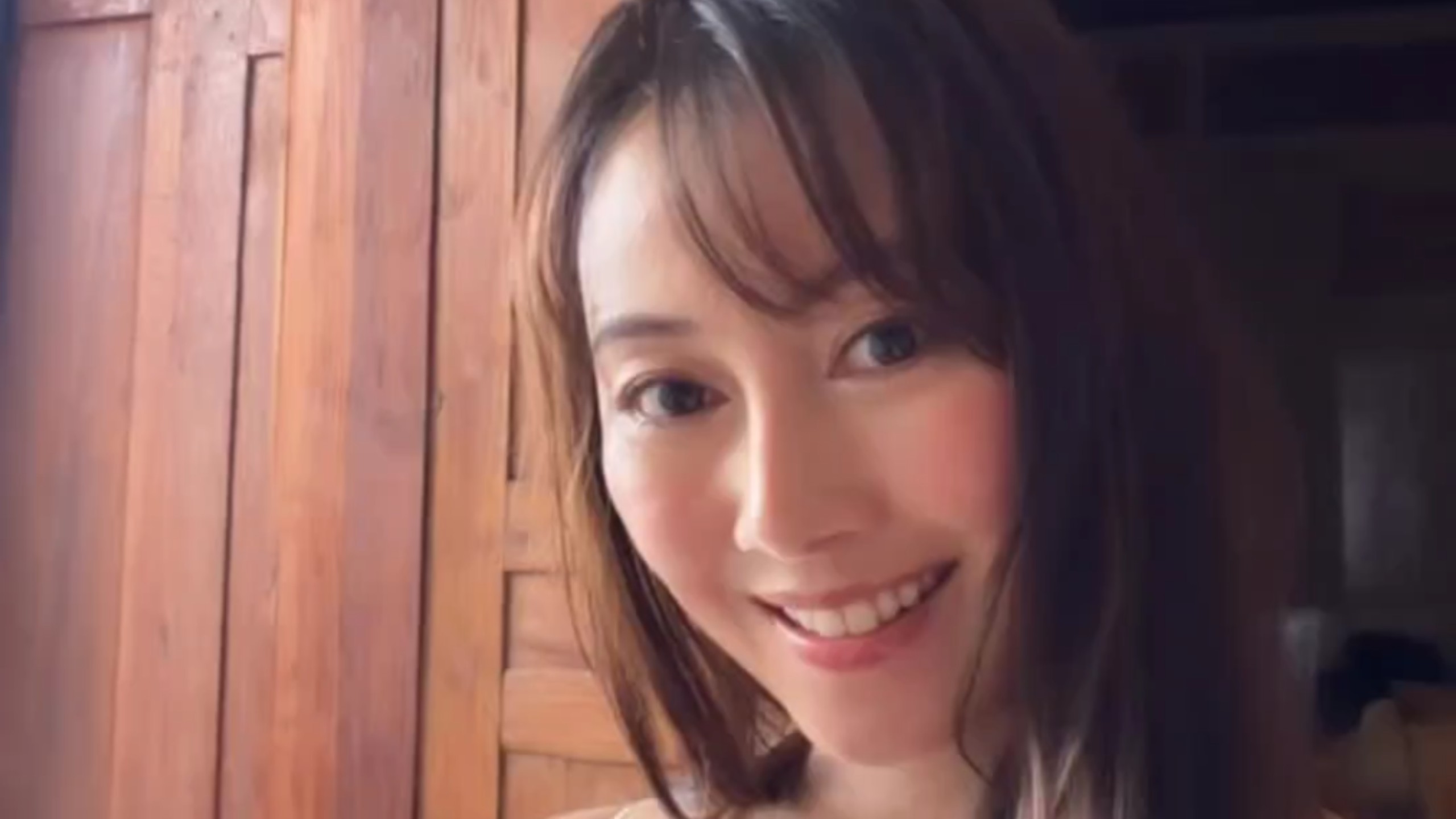 袁嘉敏海边度假3
