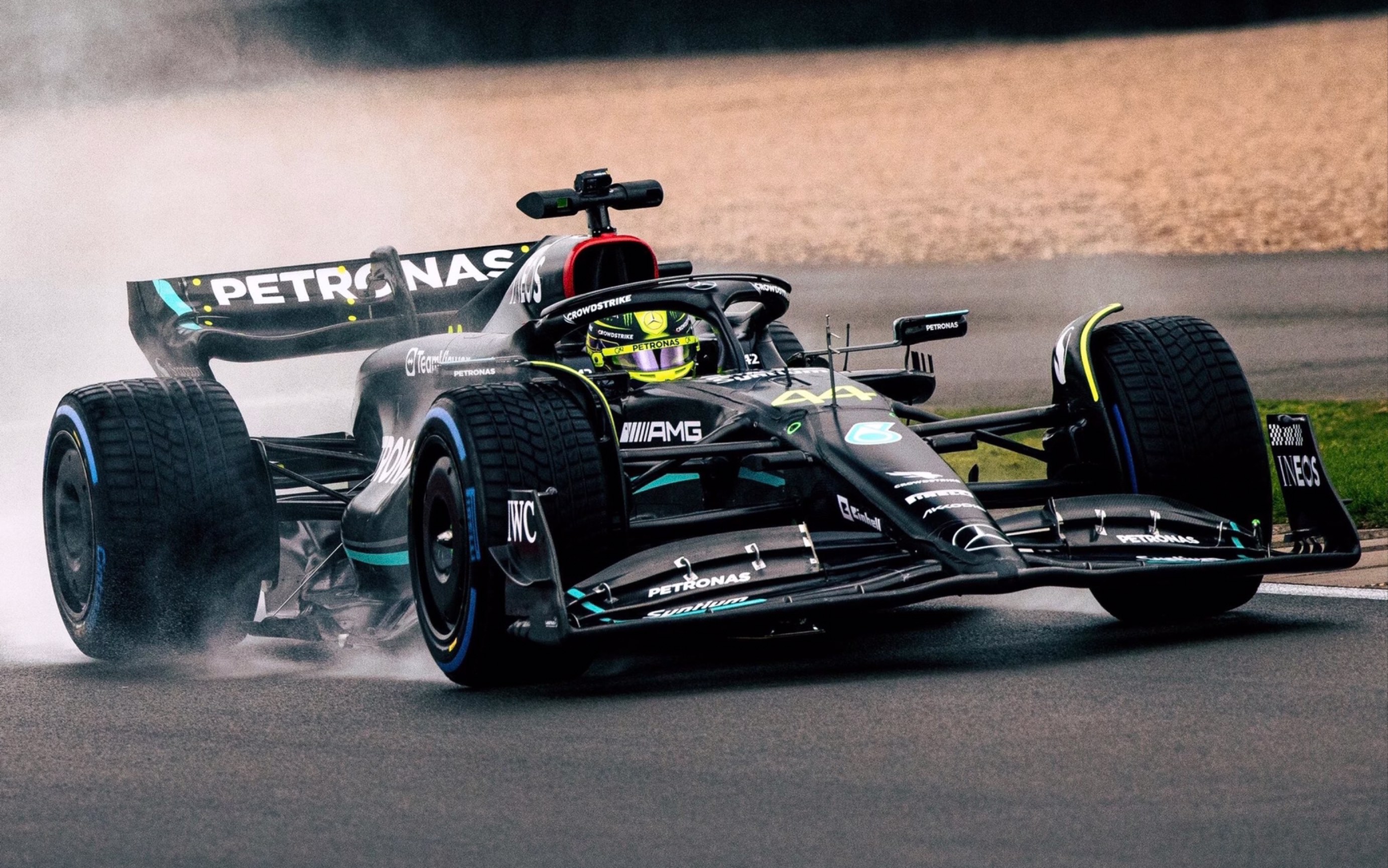 【f1】能否卷土重来?汉密尔顿驾驶梅赛德斯w14在银石赛道单圈车载