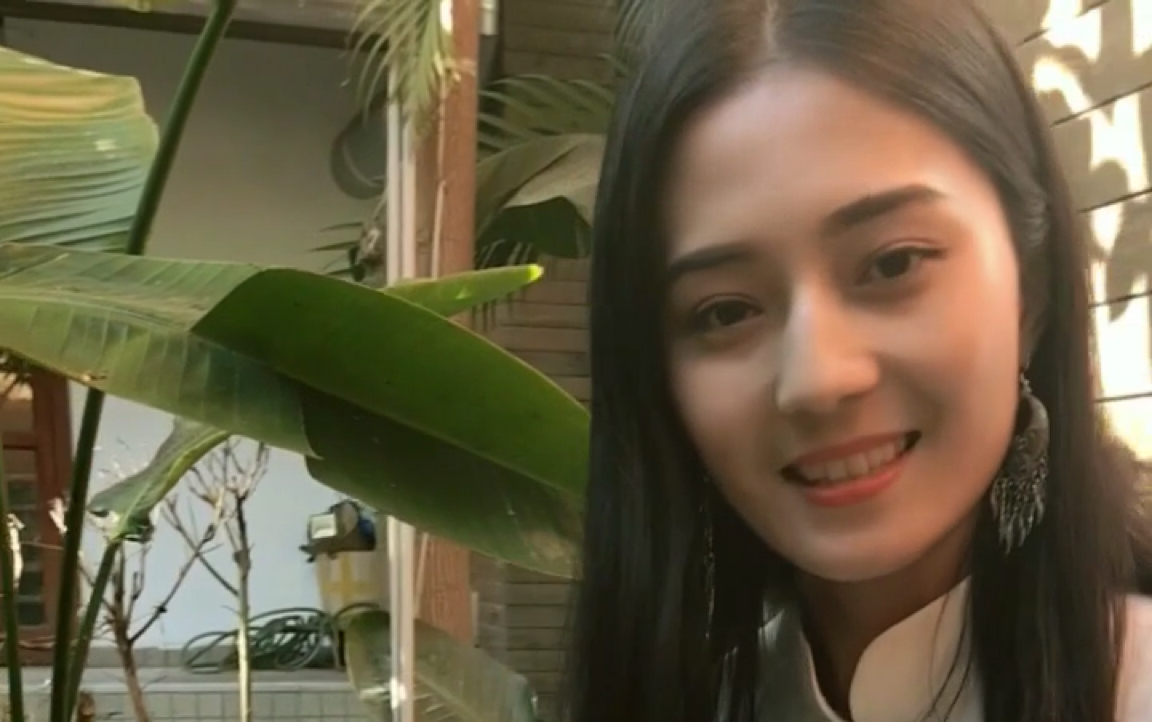 佤族第一美女叶青