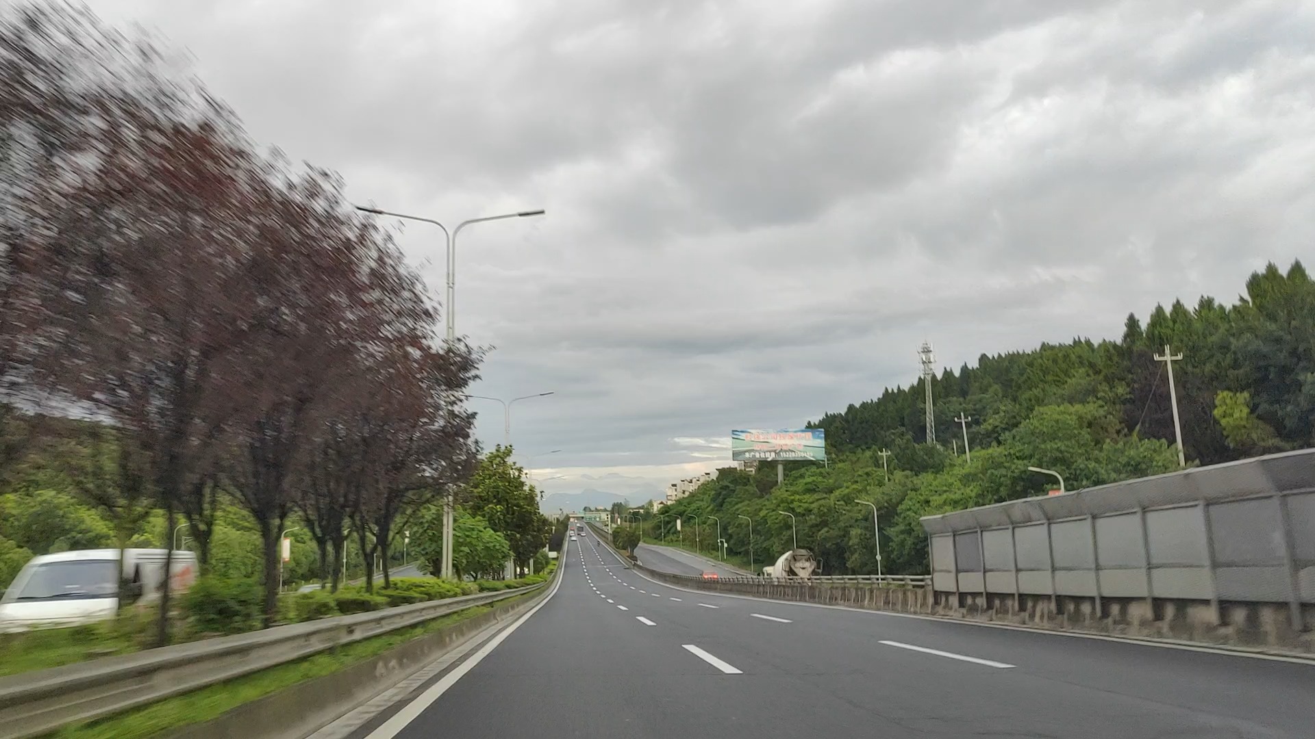 《远处的山》绵阳二环路随拍_20240722_064954