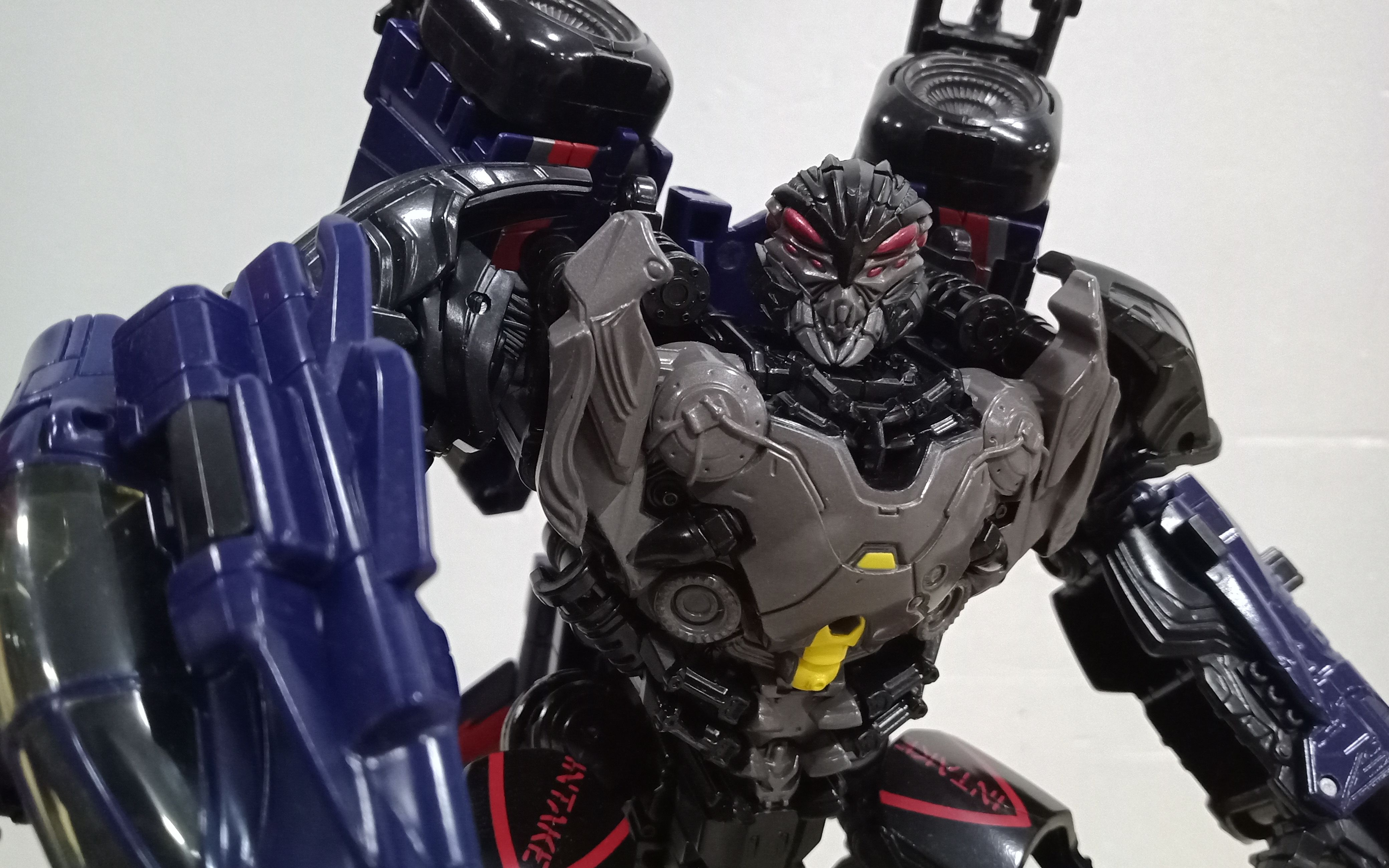 恐怖的面容变形金刚电影工作室系列反斗城限定ss09v级惊天雷