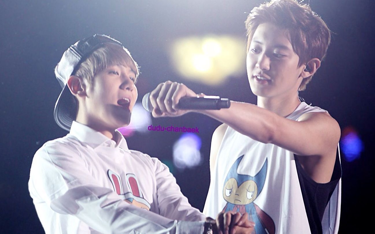 【我饭的爱豆有毒系列】天团:求不被灿白掰嘴塞糖的方法,在线等,急